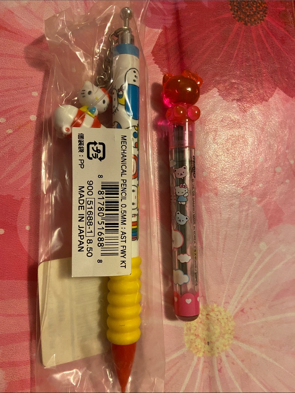 fRiEnDs with yOu mechanical pencil + hello kitty acrylic tube refill Malfi cloud